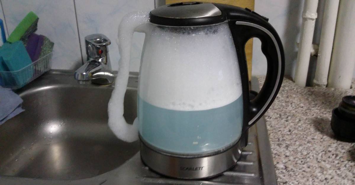 Что делать и как убрать запах, если новый чайник пахнет пластмассой