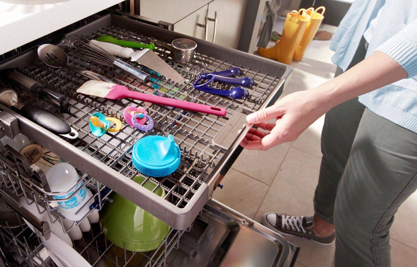Как и чем мыть посуду в посудомоечной машине