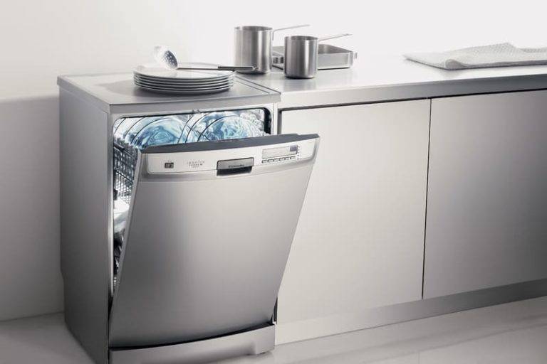 Отдельностоящая посудомоечная машина: обзор плюсов и минусов