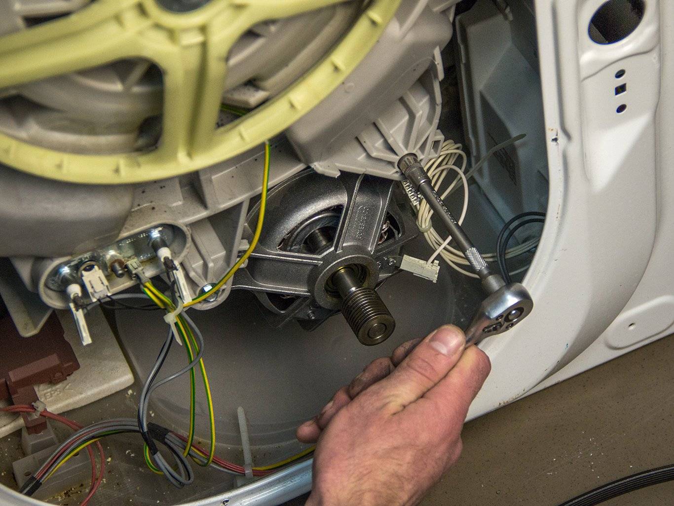 Как проверить двигатель стиральной машины (коллекторный) - ремонт
