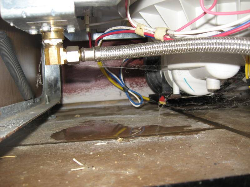 Что делать если посудомоечная машина не сливает воду