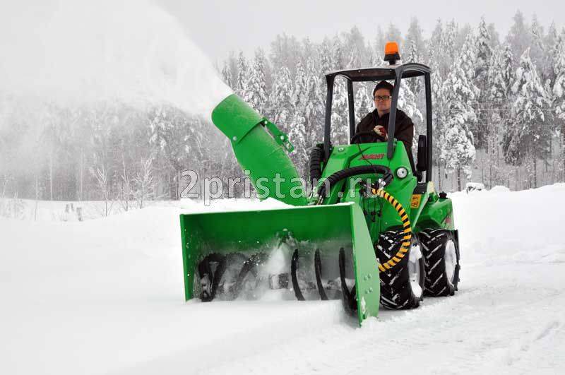 Минитрактор для уборки снега: как выбрать снегоуборщик для чистки территории