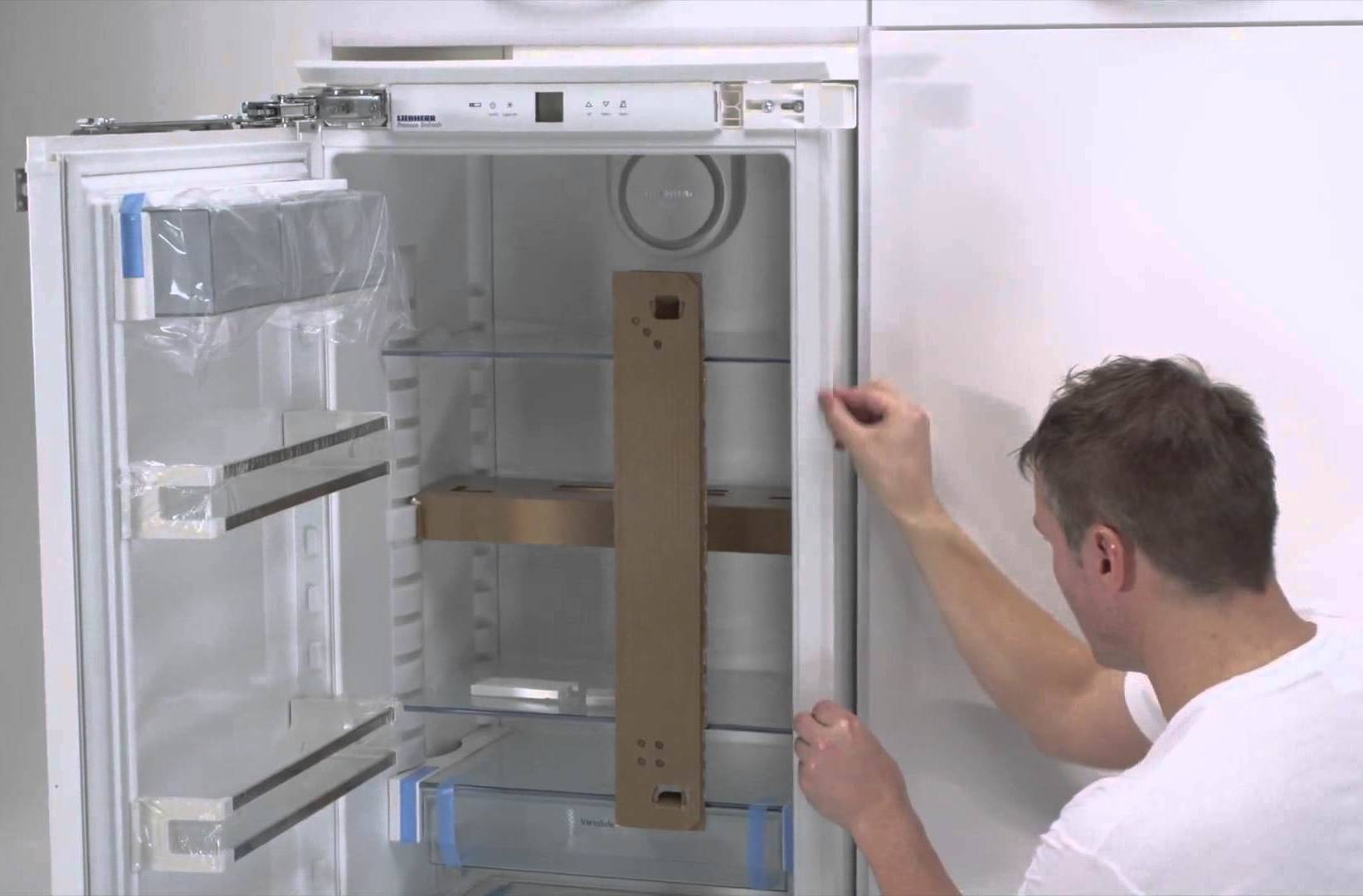 Не закрывается дверь холодильника: что делать, основные причины