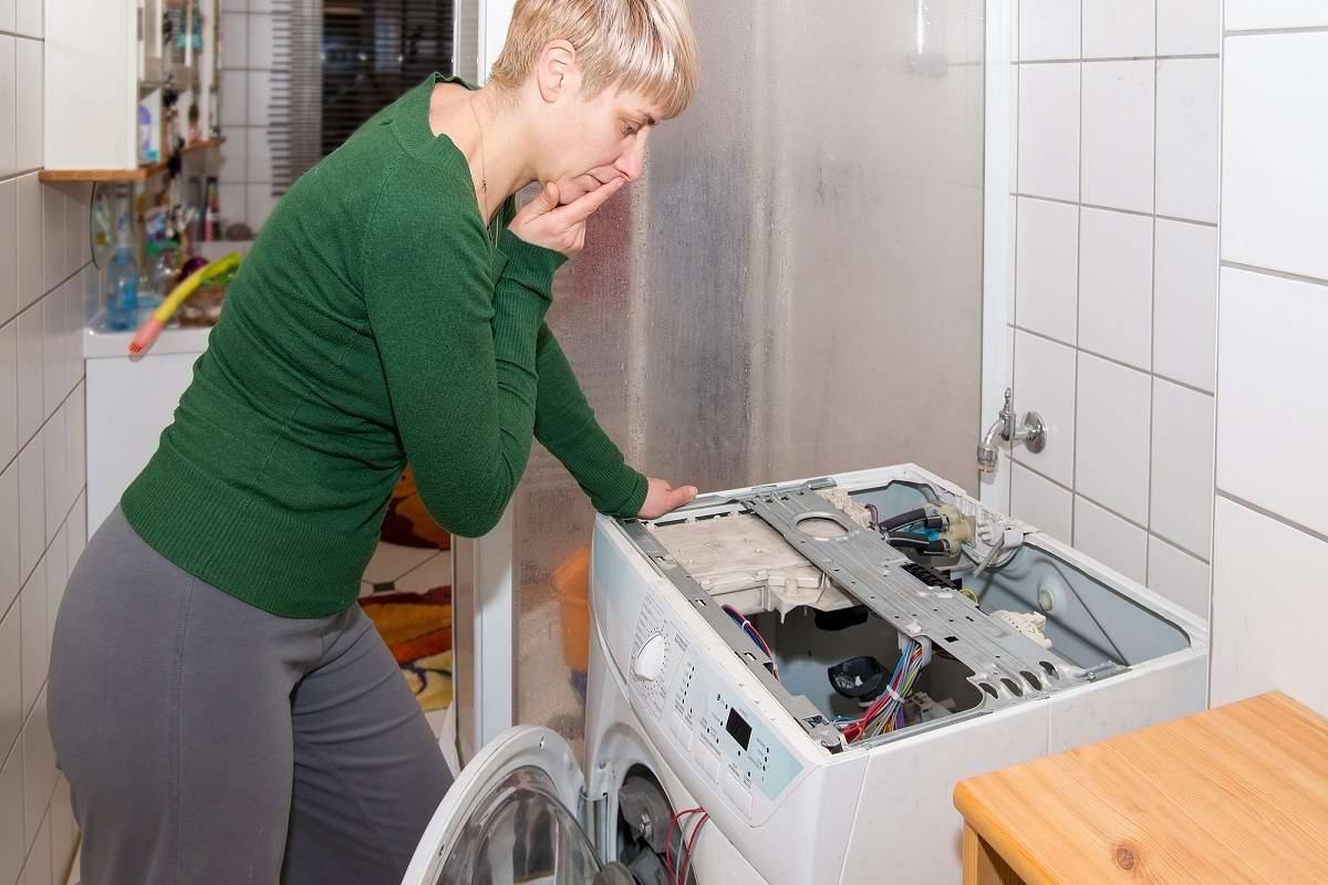 Почему стиральная машина во время стирки рвет белье -