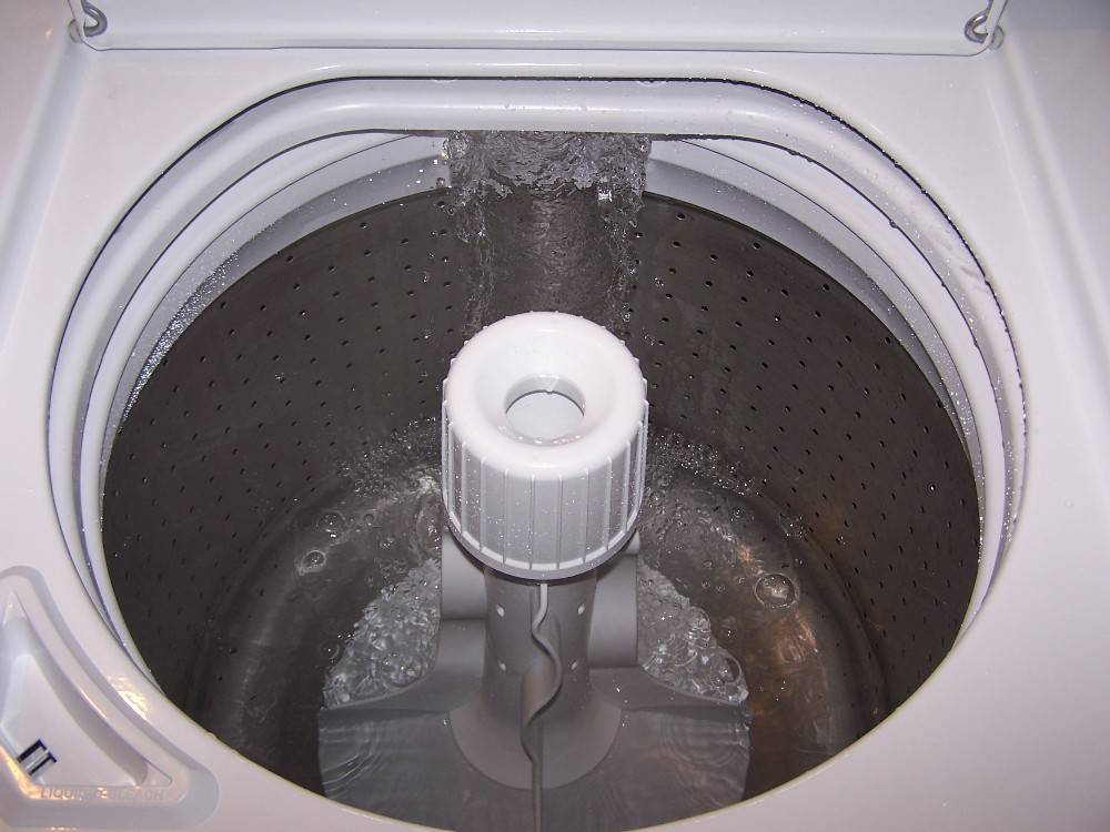 Почему стиральная машина набирает воду и сразу сливает: причины и способы устранения проблемы