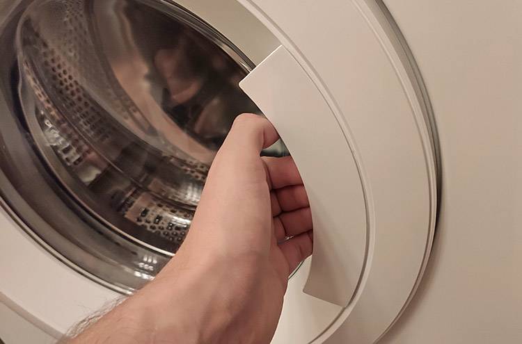 Не закрывается дверца стиральной машины: причины и способы устранения поломки