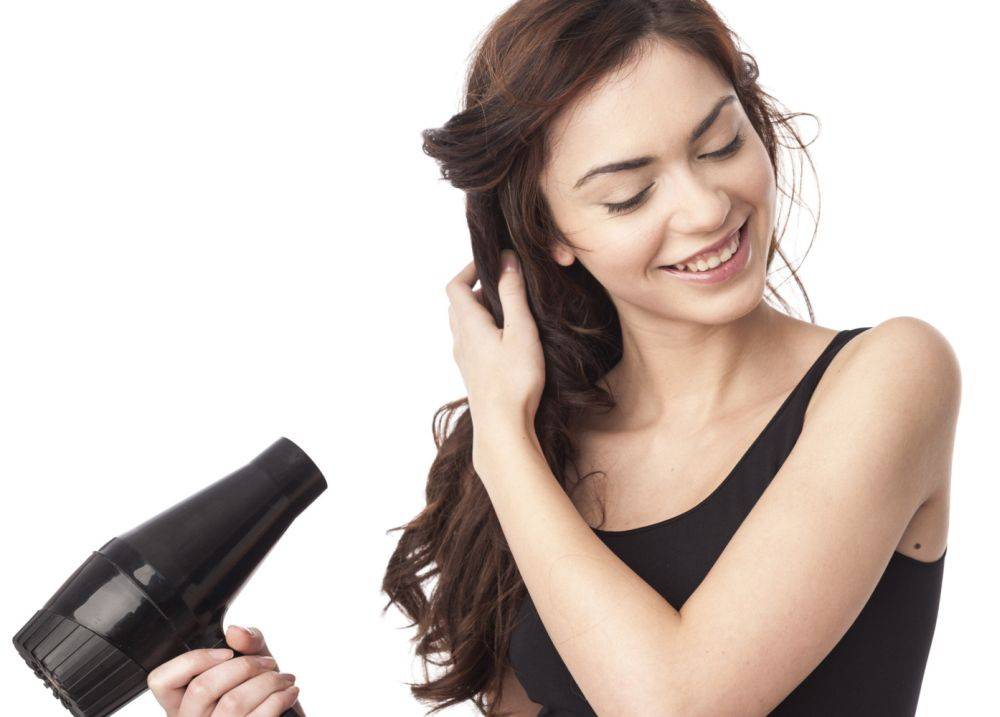 Как правильно сушить волосы феном чтобы был объем