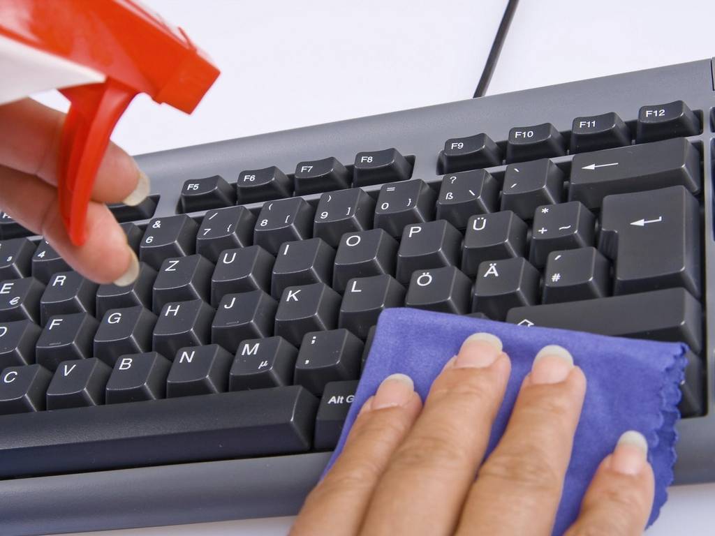 Особенности и правила чистки клавиатуры