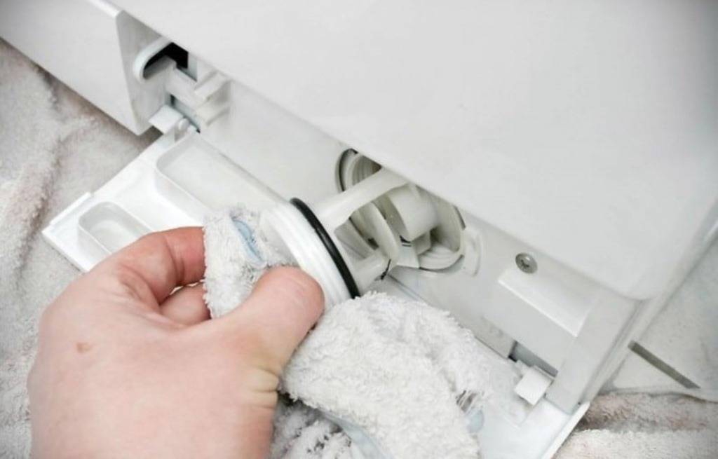Как почистить фильтр в стиральной машинке своими руками? — domovod.guru