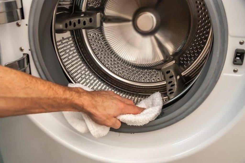 Как правильно почистить стиральную машинку уксусом
