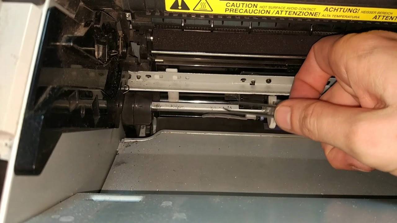 Принтер не захватывает бумагу: что делать и почему это происходит