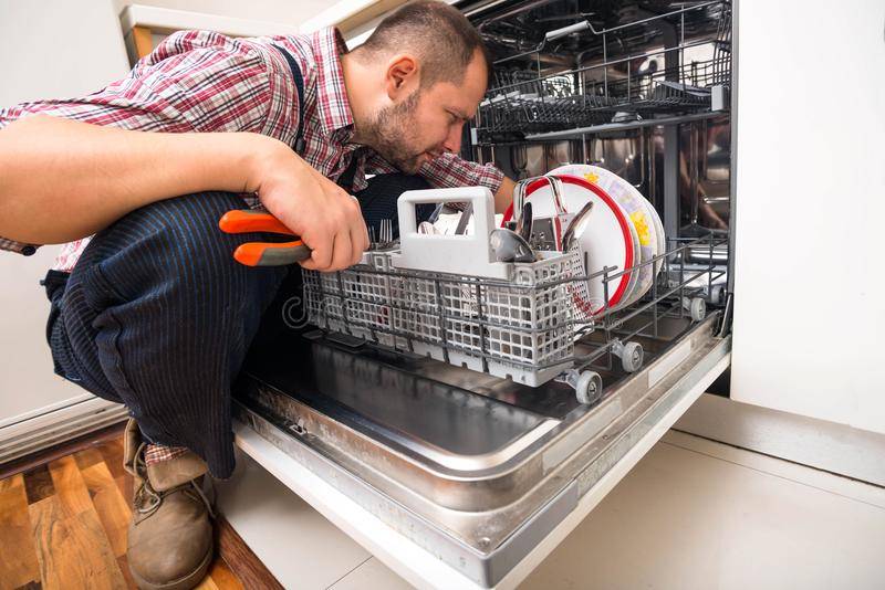 Протечки посудомоечных машин: как с этим бороться