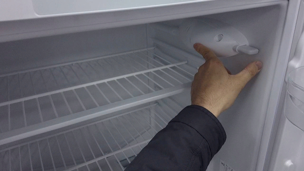 Почему не включается холодильник