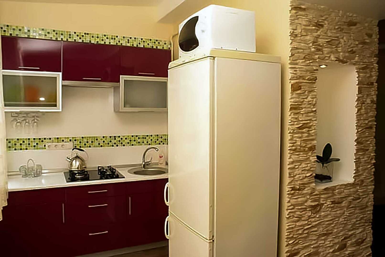 Можно ли ставить микроволновую печь на холодильник