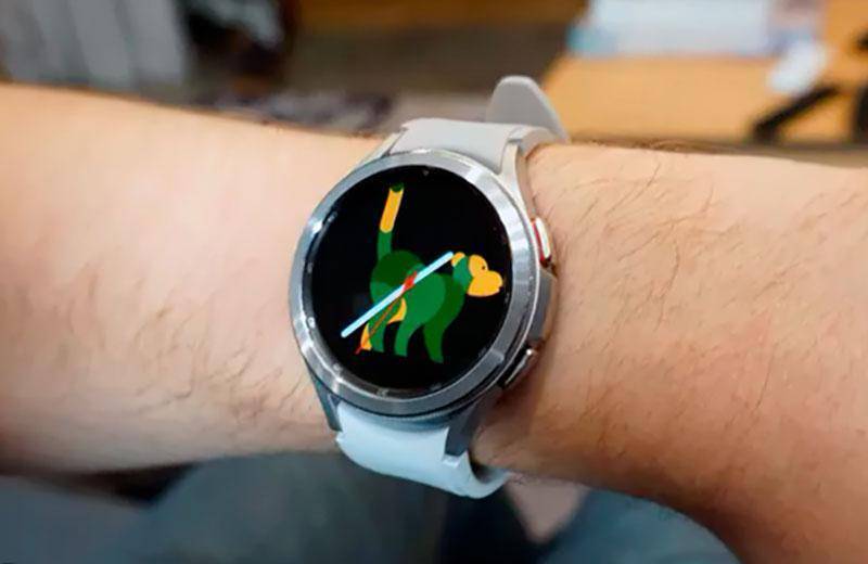 Часы самсунг сравнение. Часы Samsung Galaxy watch 4. Самсунг галакси 4 часы. Часы самсунг 2022. Смарт часы самсунг 2022.