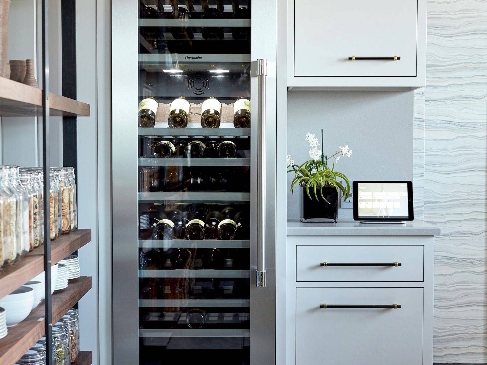 Секреты сомелье: как выбрать хороший холодильник для дорогих вин