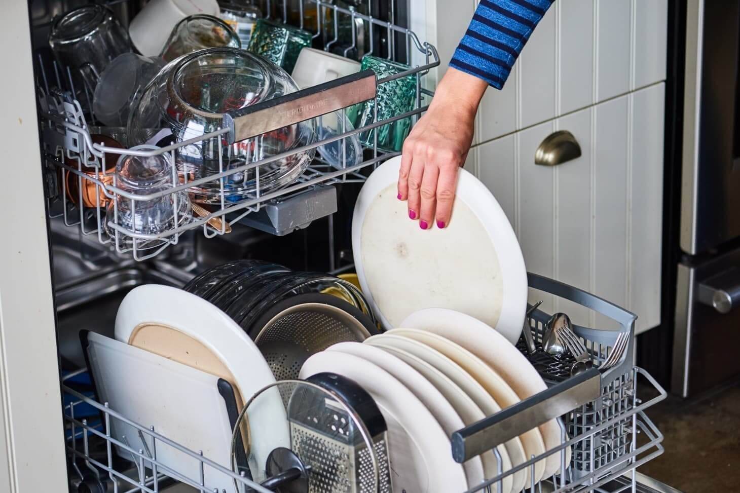 Посудомоечная машина: как ее выбрать, правильно использовать + лайфхаки..