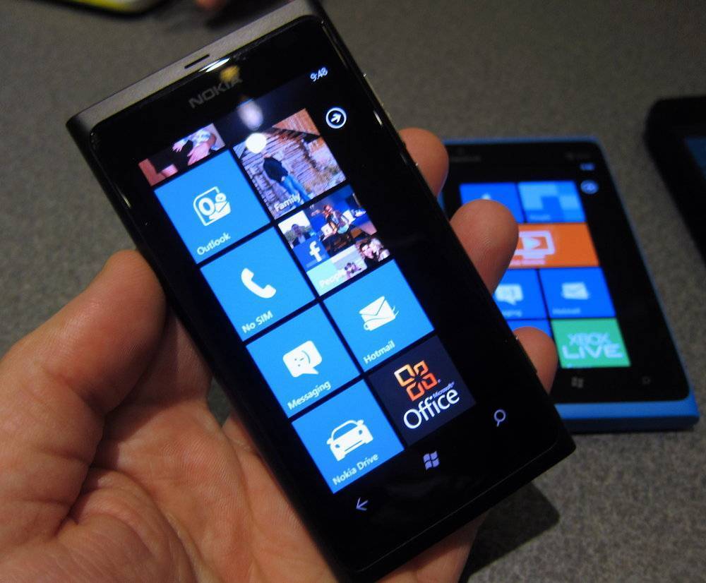 Nokia lumia 800: смартфон эпохи windows
