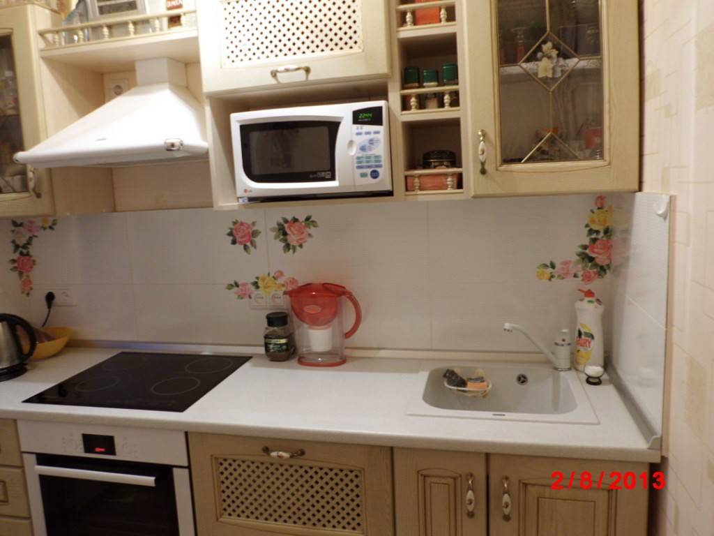 Куда поставить микроволновку на кухне: варианты размещения, реальные фото примеры