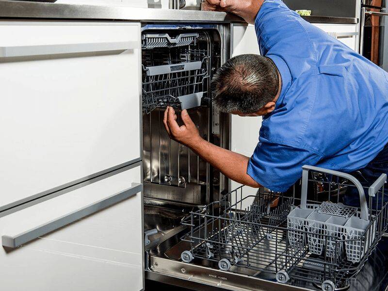 Как снять и демонтировать посудомоечную машину самостоятельно