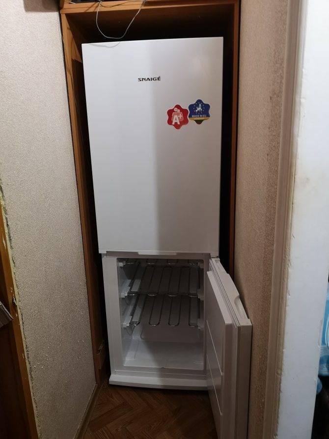 Можно ли включать холодильник на морозе: при какой температуре работает, эксплуатировать при минусовой, что будет если пользоваться, неотапливаемом помещении, в холодном, допускается хранение, как исп