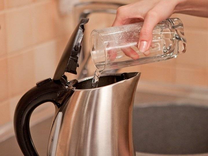 Что делать, если новый чайник пахнет пластмассой