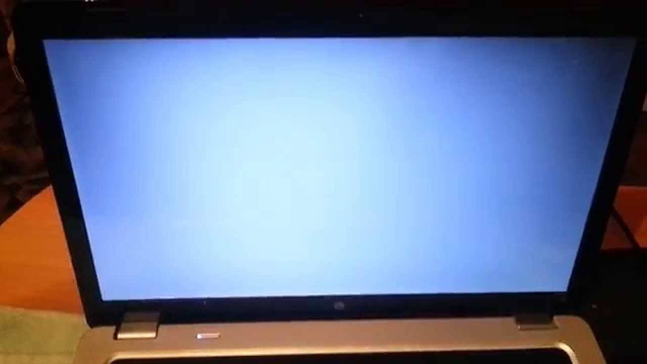 Полный экран компьютера становится полностью белым при запуске