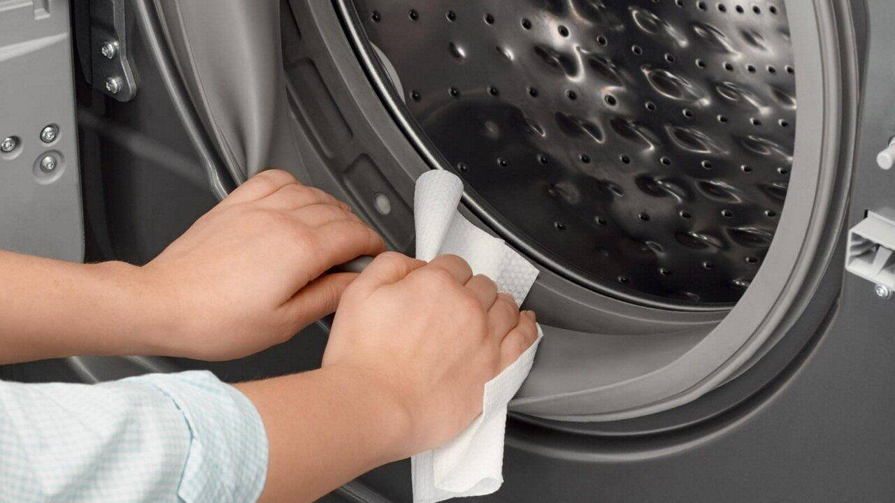 Запах в стиральной машинке-автомат: как избавиться в домашних условиях