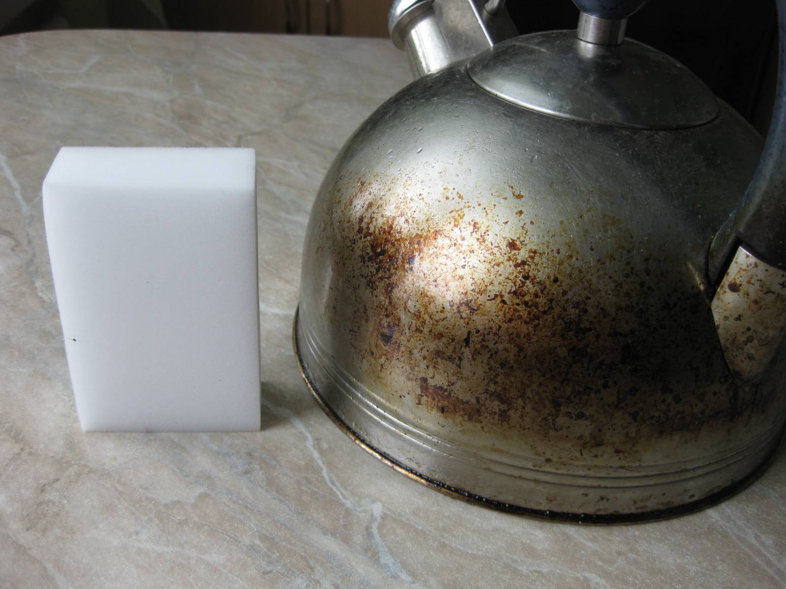Как очистить электрический чайник от ржавчины внутри?