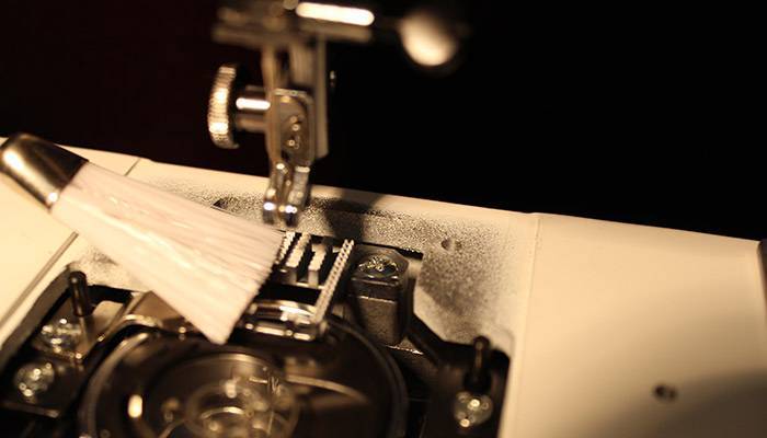 Как смазать маслом старую швейную машинку. техобслуживание швейных машинок «зингер»,«веритас», «подольск-142»