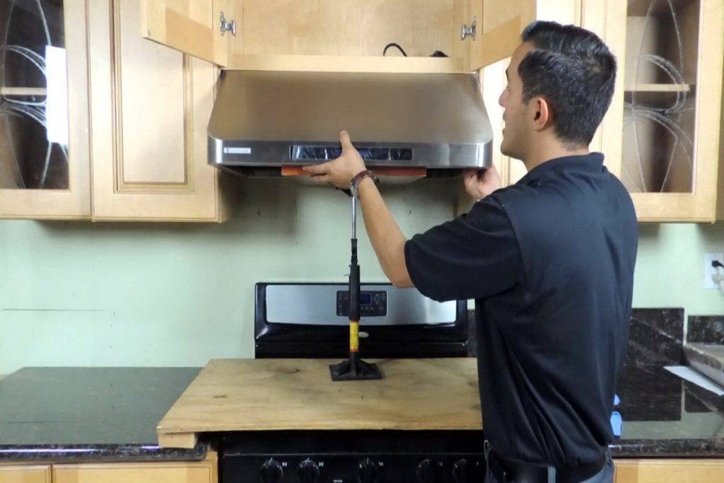 Установка вытяжки на кухне своими руками: процесс и этапы монтажа — вентиляция и кондиционирование