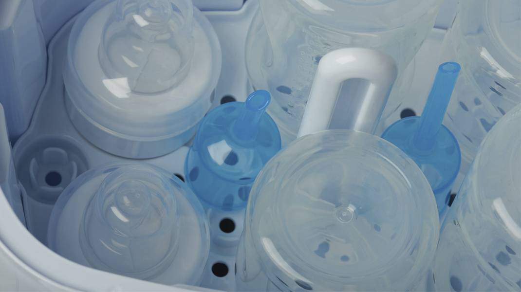 Как стерилизуют детские бутылочки: способы и рекомендации