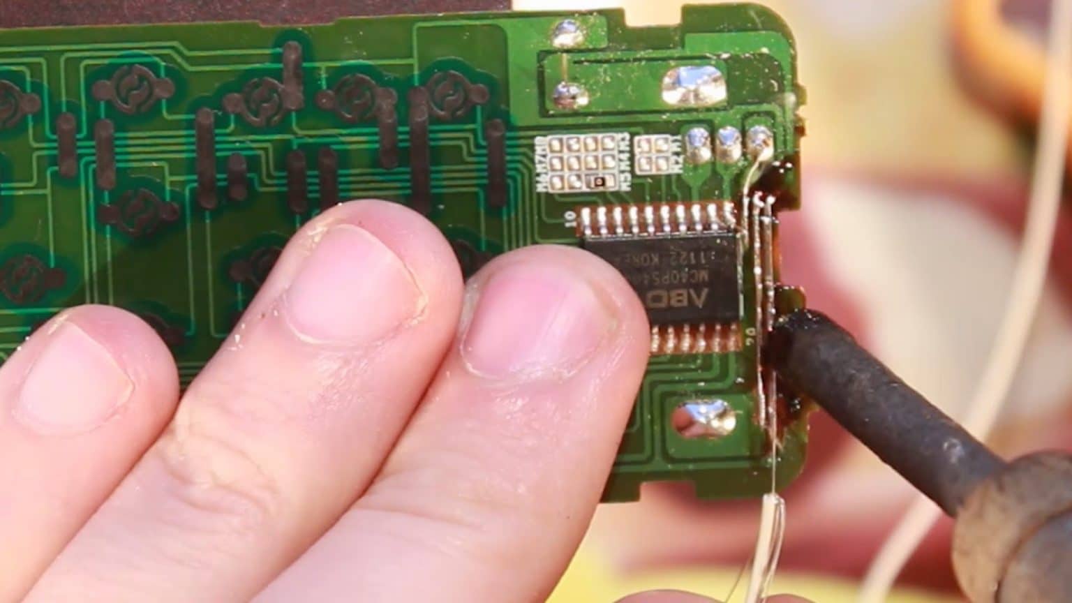 Как восстановить кнопки на пульте от телевизора: как починить кнопки