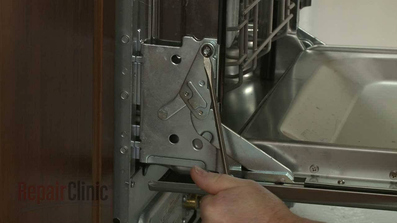 Регулировка двери посудомоечной машины: как установить правильно
