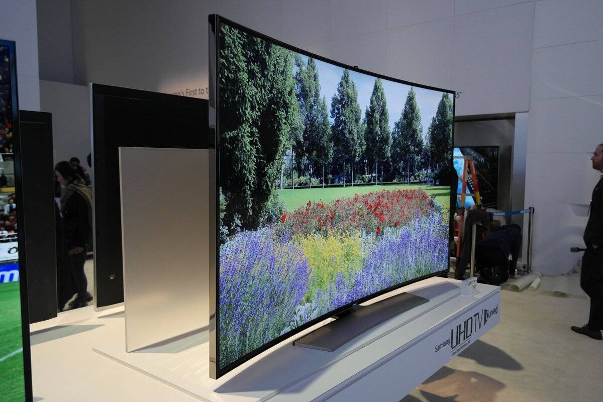 Samsung выпустила 7-метровый телевизор для миллиардеров и мультимиллионеров. видео - cnews