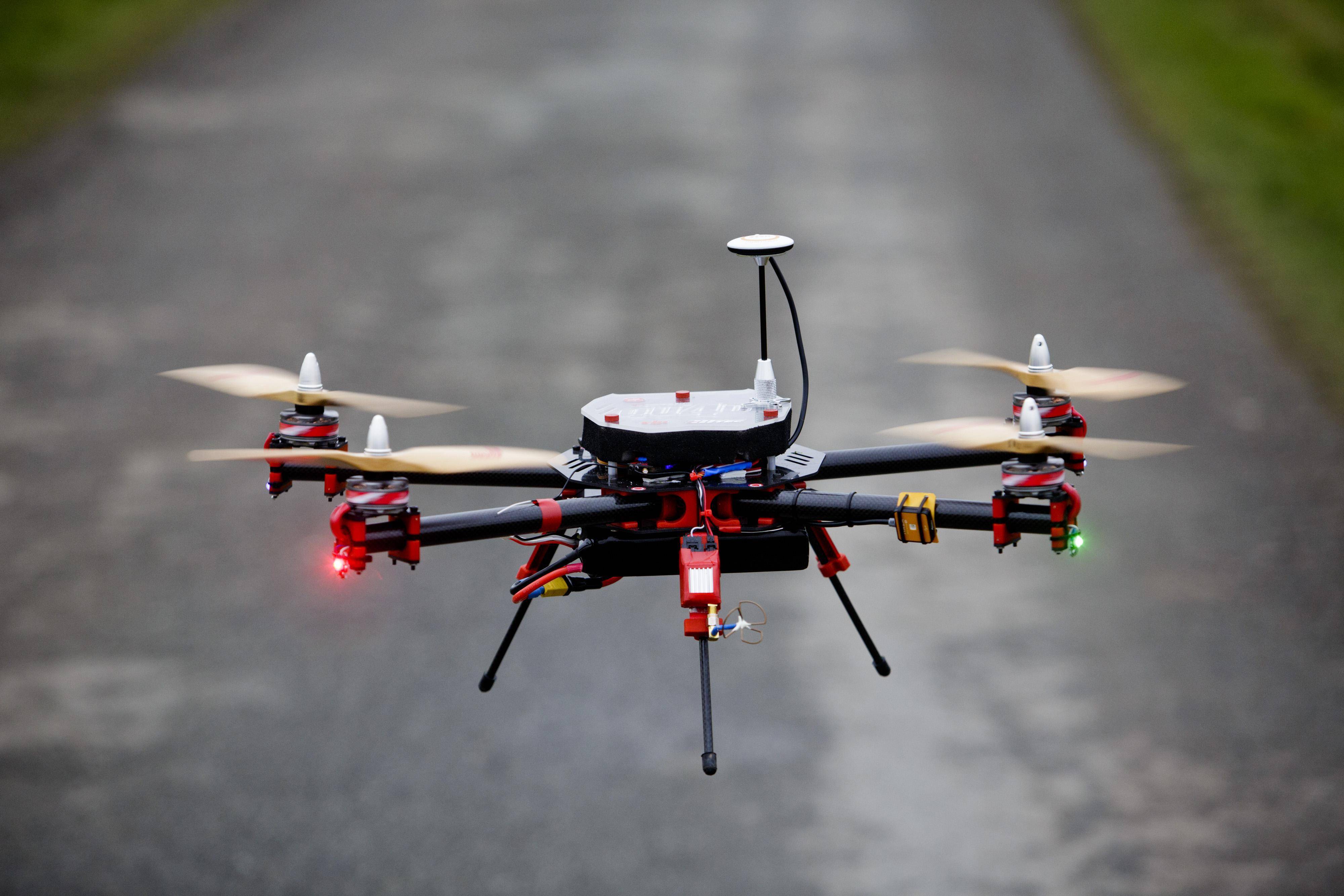 Детские квадрокоптеры. обзор лучших моделей дронов для детей.