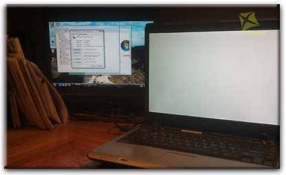 Полосы, пятна и другие дефекты на экране ноутбука
