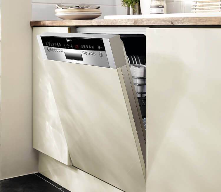 Посудомоечная машина с открытой панелью – универсальная модель для каждой семьи